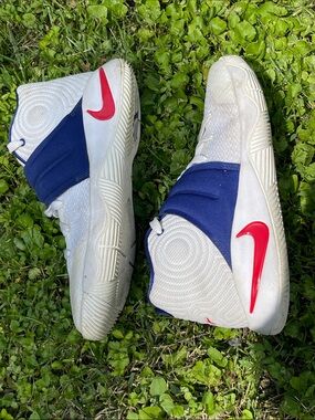 Nike KYRIE 2 (GS) Youth 5.5
